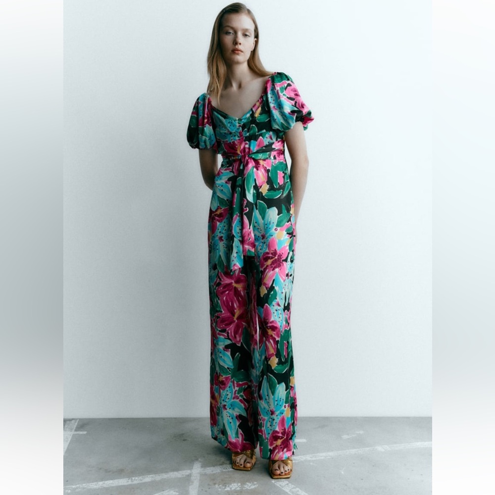 NWT ZARA FLORAL PRINT JUMPSUIT MULTICOLORED SIZE XS NWT